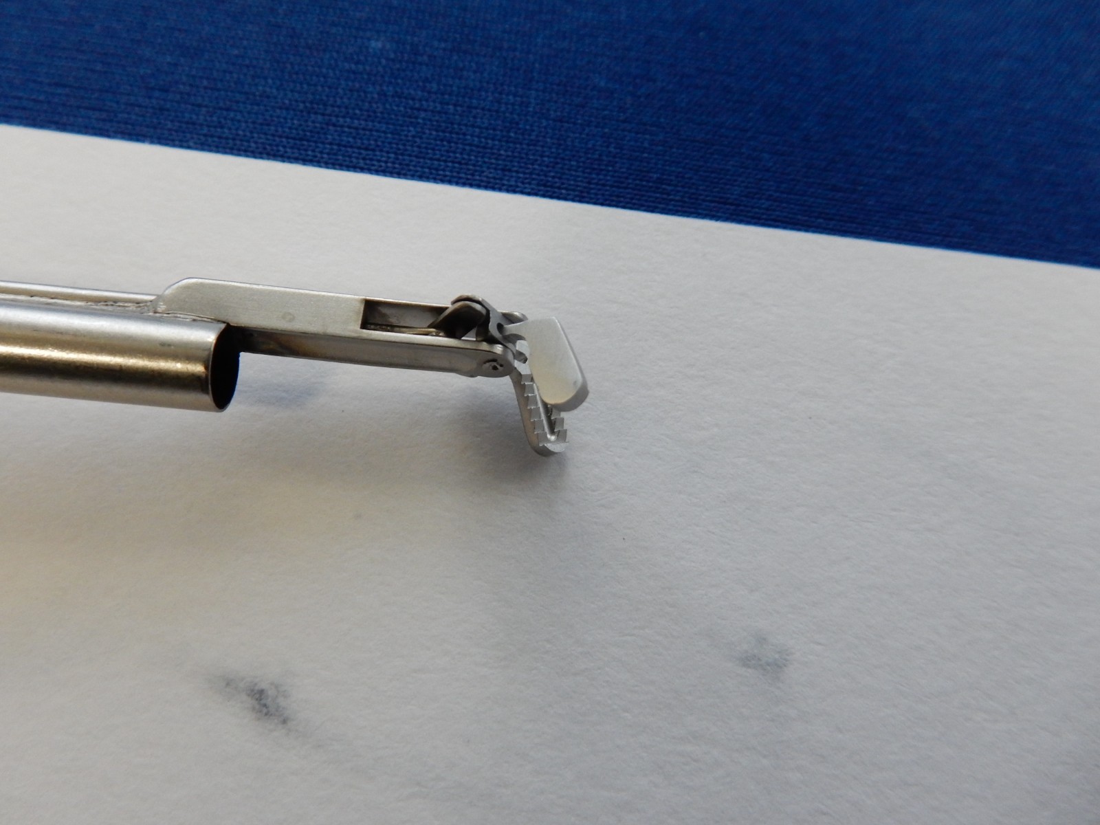ACMI E8215 Elite Series Optical Grasping Forceps 25cm Working Length