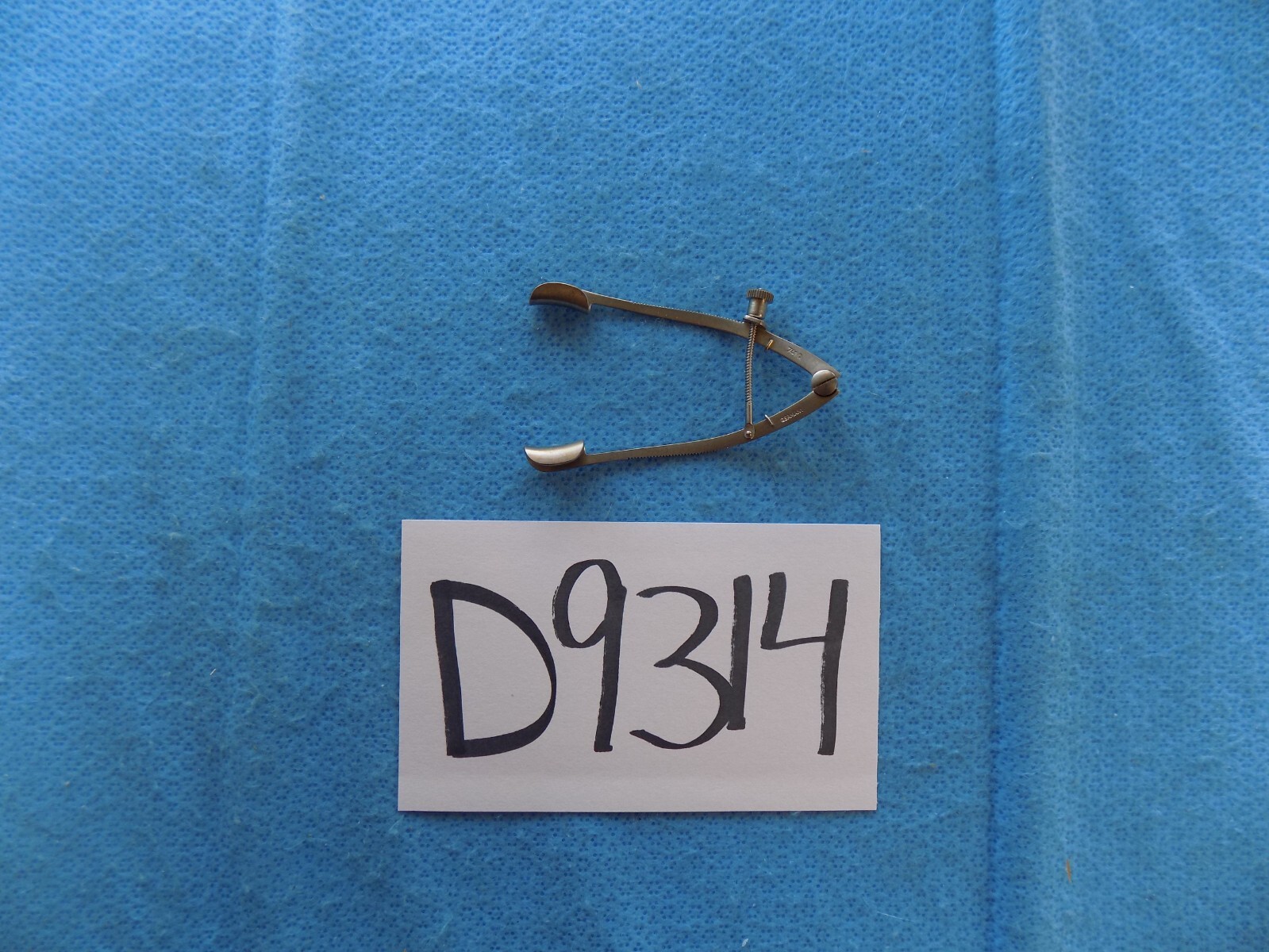 D9314 Weck Surgical Lange Ophthalmic Speculum Retractor 5-150