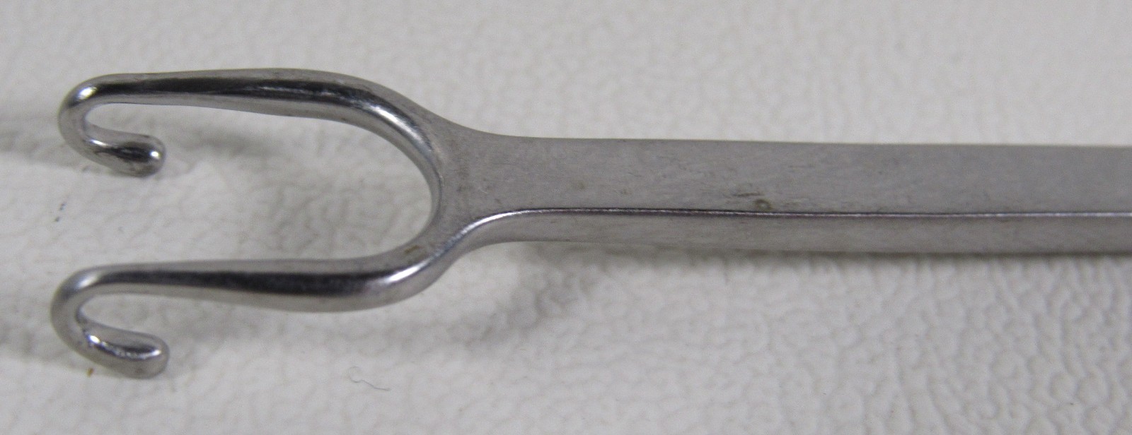 Aesculap OL214R COTTLE Wound Retractor Double Ended Blunt 7-78″ / 200mm Reusable