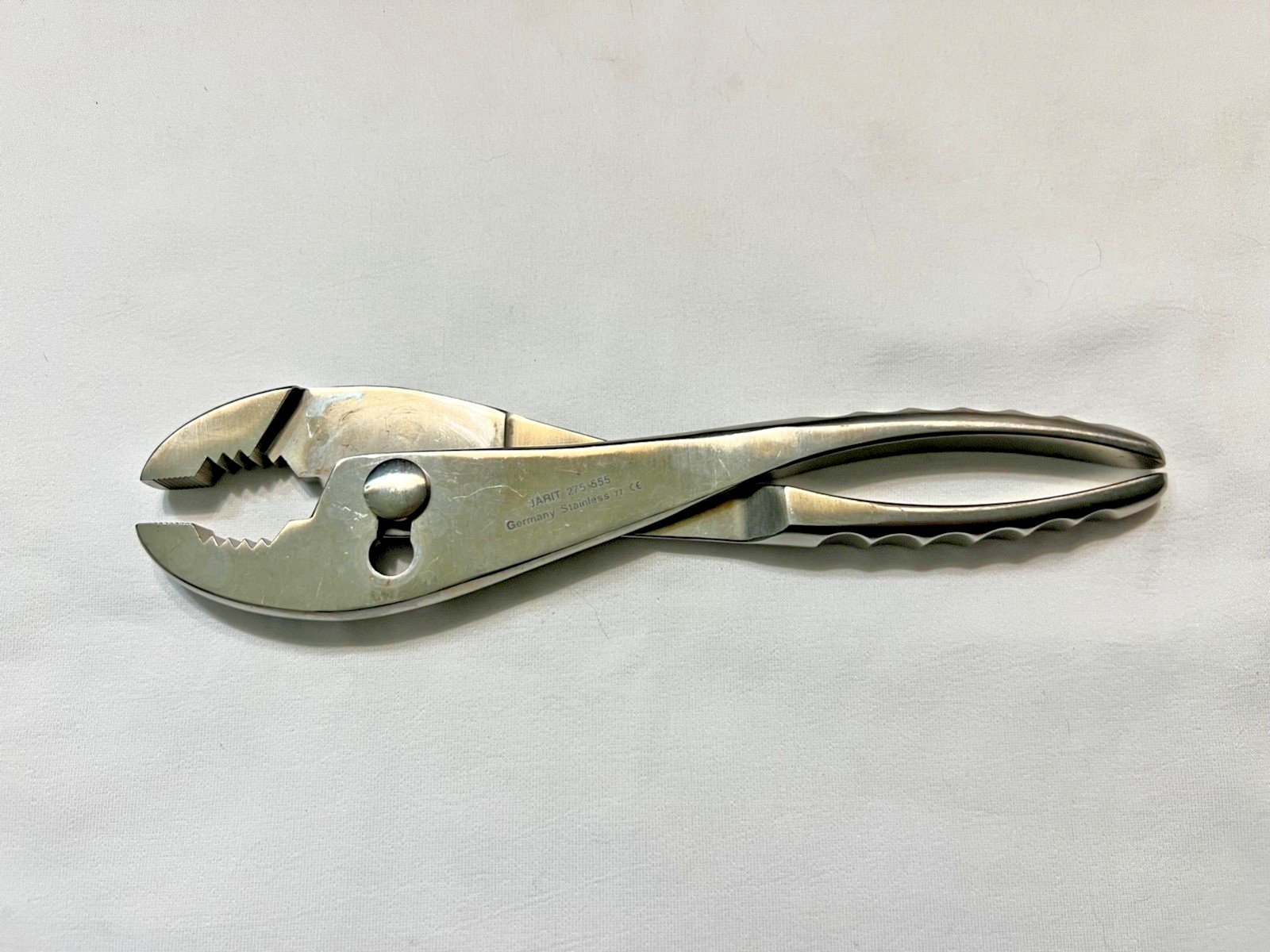 Jarit 275-555 Orthopedic Slip Joint Pliers 9.75mm Serrated Jaws X 7-3/4″ Length