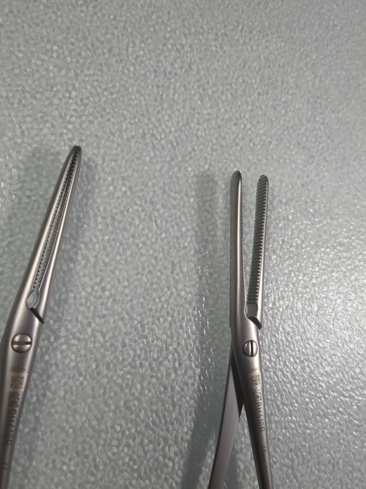 Lot of 2 Aesculap BH410R Hemostatic Forceps