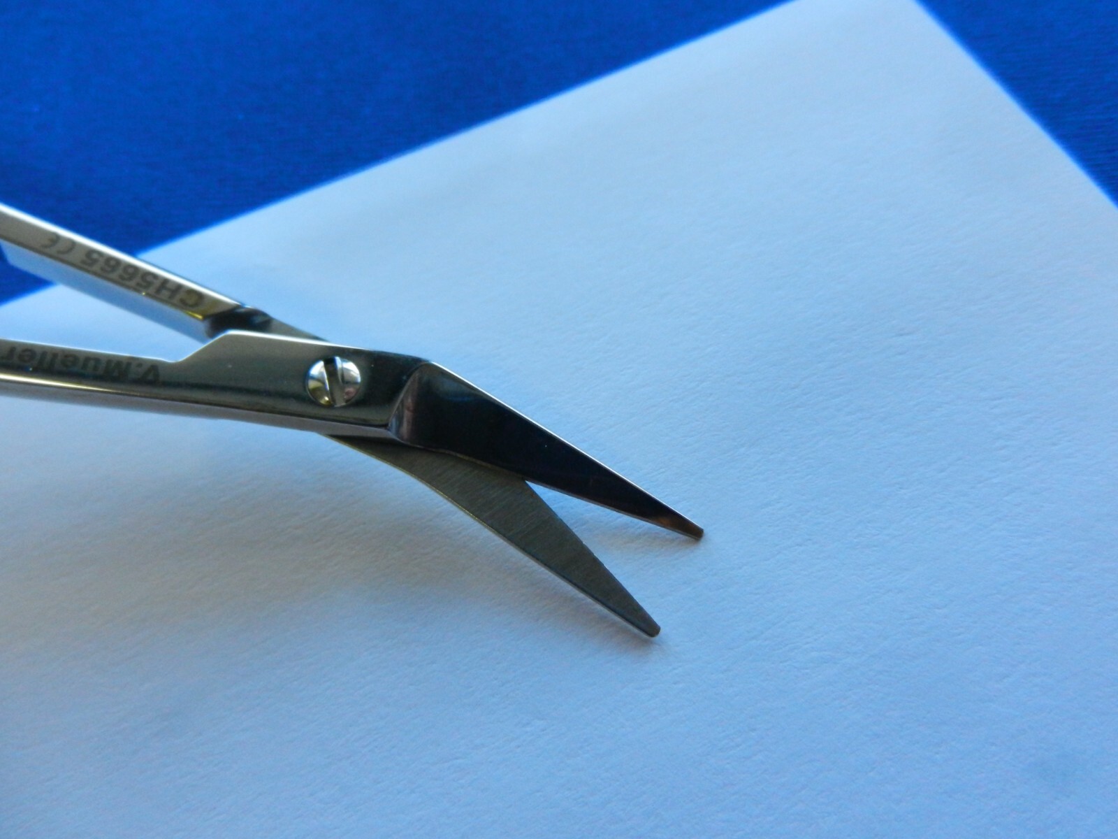 E717 V. Mueller Potts Smith 25 Degree Angled Scissors CH5665