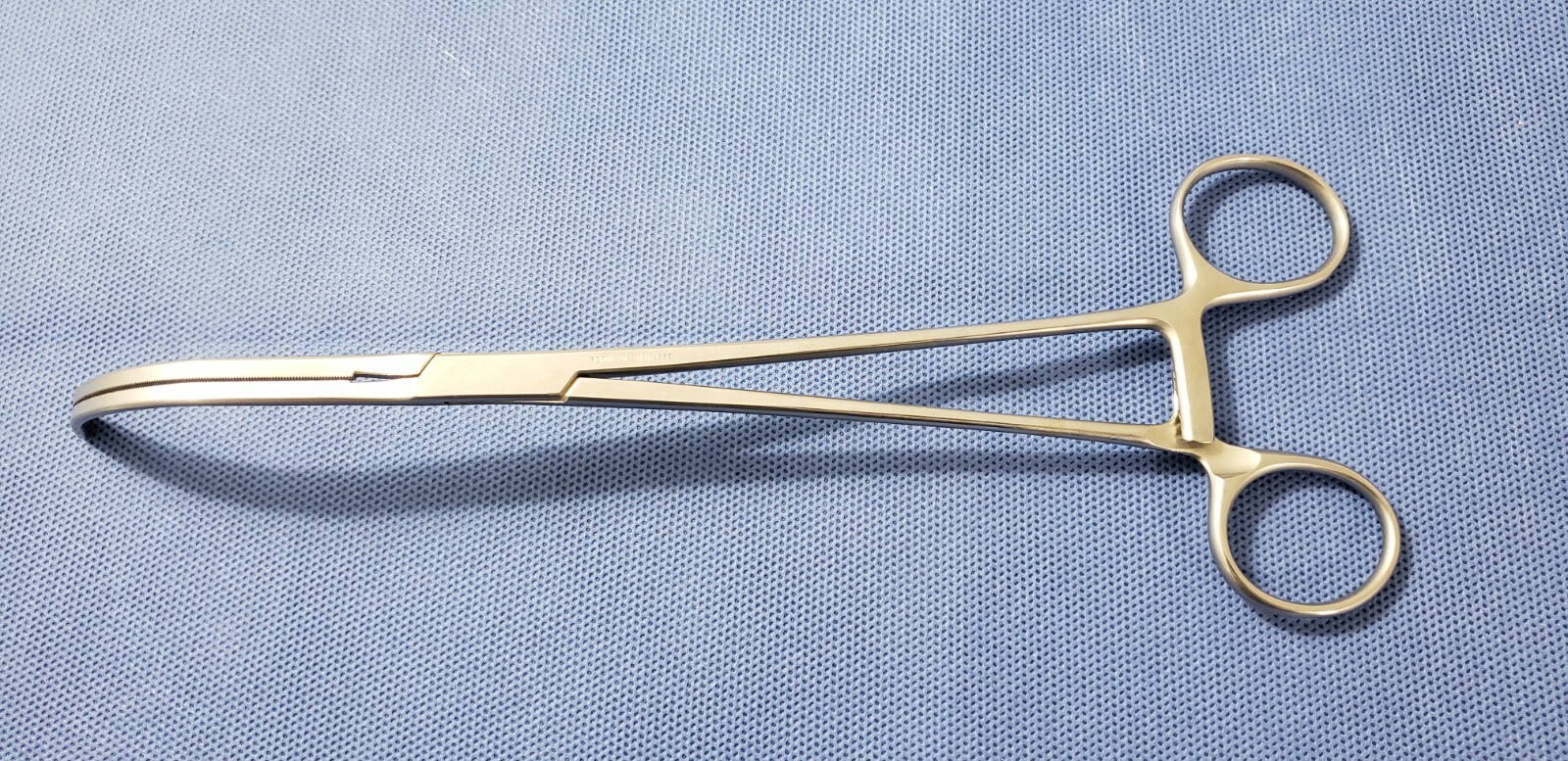 V.Mueller CH 6352 Surgical GLOVER Clamp Forceps 9 3/4″ Curved Cooley Jaw