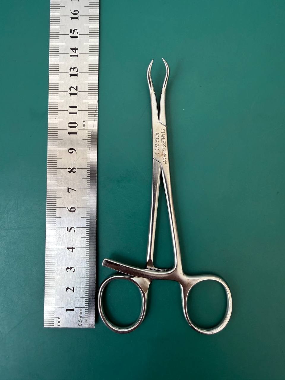 398.40 Reduction Forceps with points, narrow, ratchet, 132 mm Germany