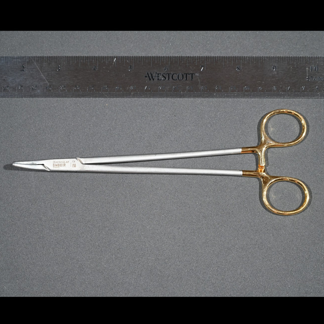 Aesculap BM081R Durogrip TC Heaney Needle Holder Curved 7 7/8 in Serrated Jaw