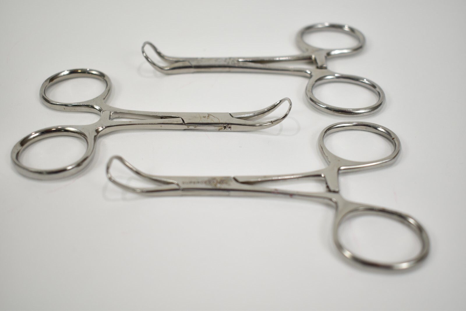 Medical Surgical Towel Clamp – Set of 3 Stainless Backhaus 3.5″ Clamps