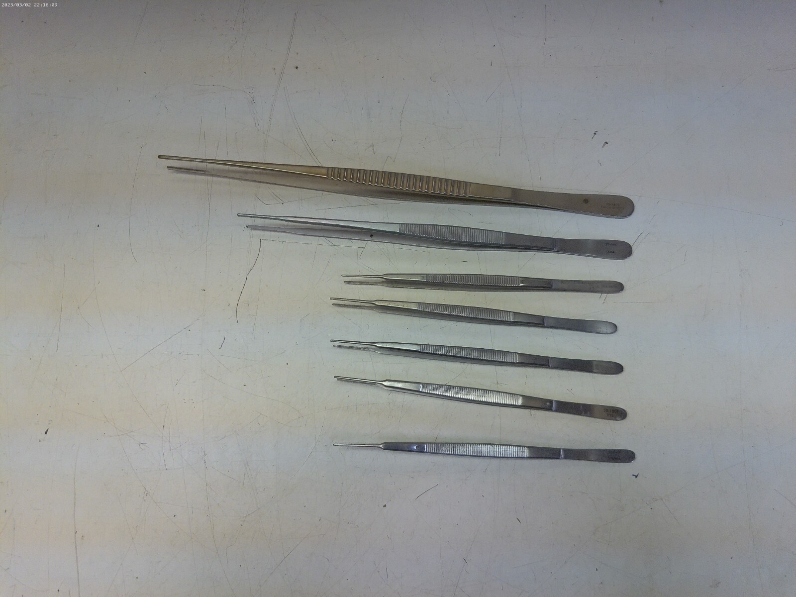 Lot 7) Assorted Pilling 35-1901 Tissue Forceps