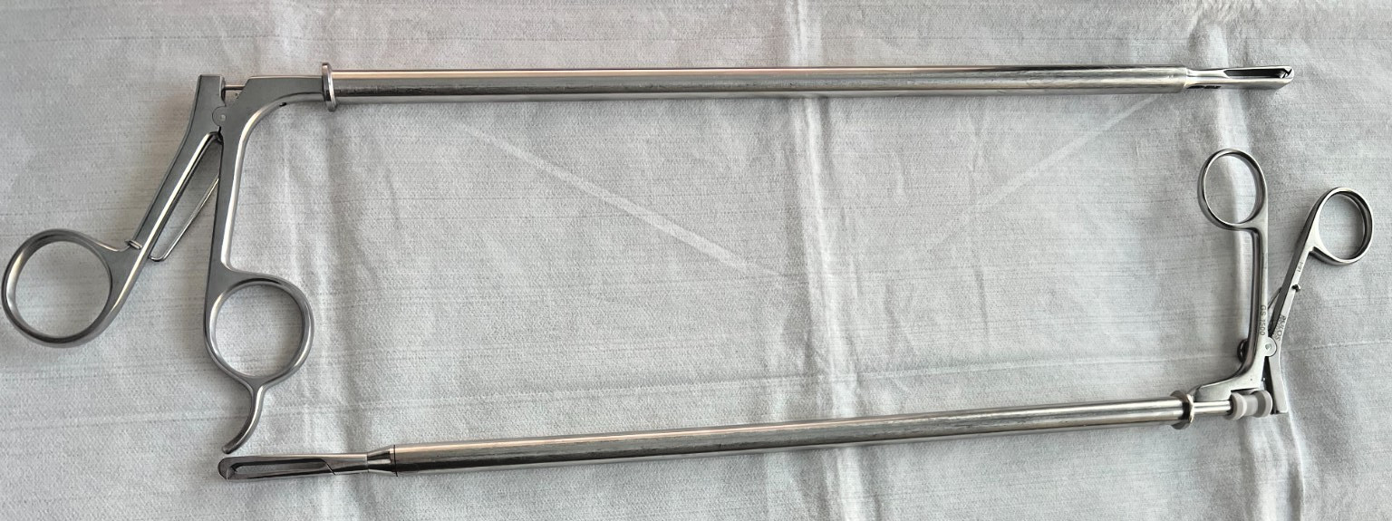Solos Endoscopy GS1500 10mm 2×3 Large Toothed Jaw Claw Grasping Forceps Set of 2
