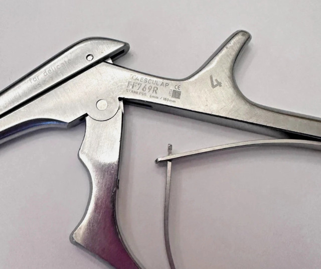 Aesculap FF769R Kerrison Bone Punch Rongeur 40° UP 4x12mm Surgical Instrument