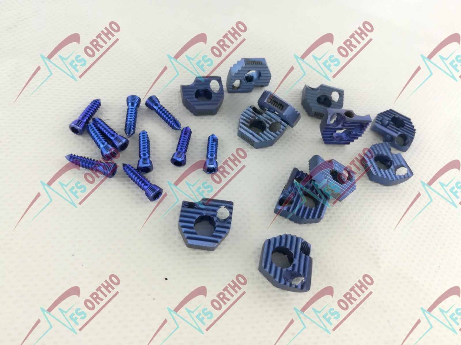 CERVICAL FUSION SPINE 6mm CAGE 6 Pcs With 14pcs (16mm& 18 mm) SCREWS ( TITANIUM)