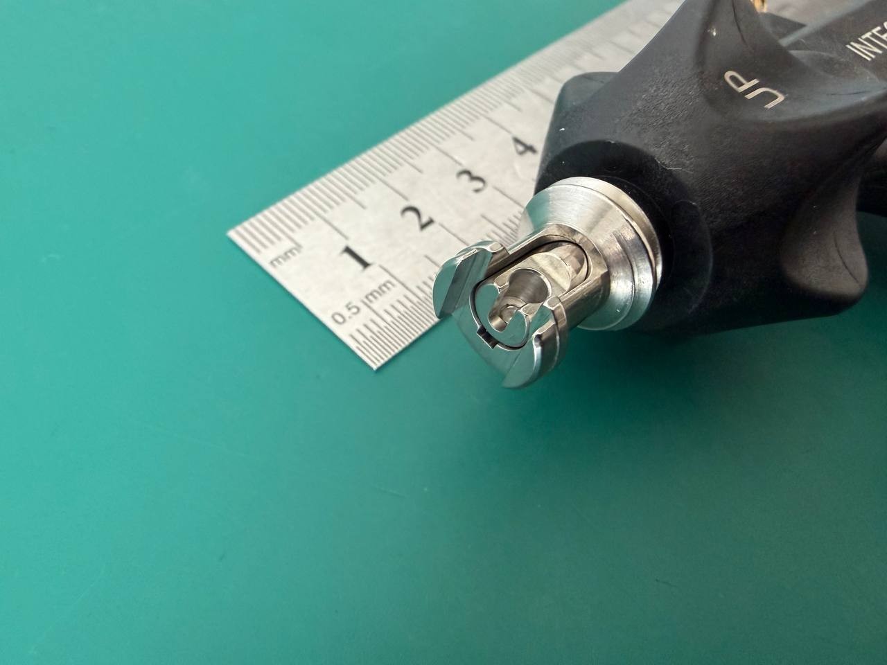 Integra Jarit 652-113 Laparoscopic Angled Handle w/ HF Connector & Ratchet