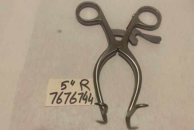 GELPI RETRACTOR OFF SET RIGHT ARM 5″ Arm Length 1-1/4″x7/8″ 90 Degree Angled