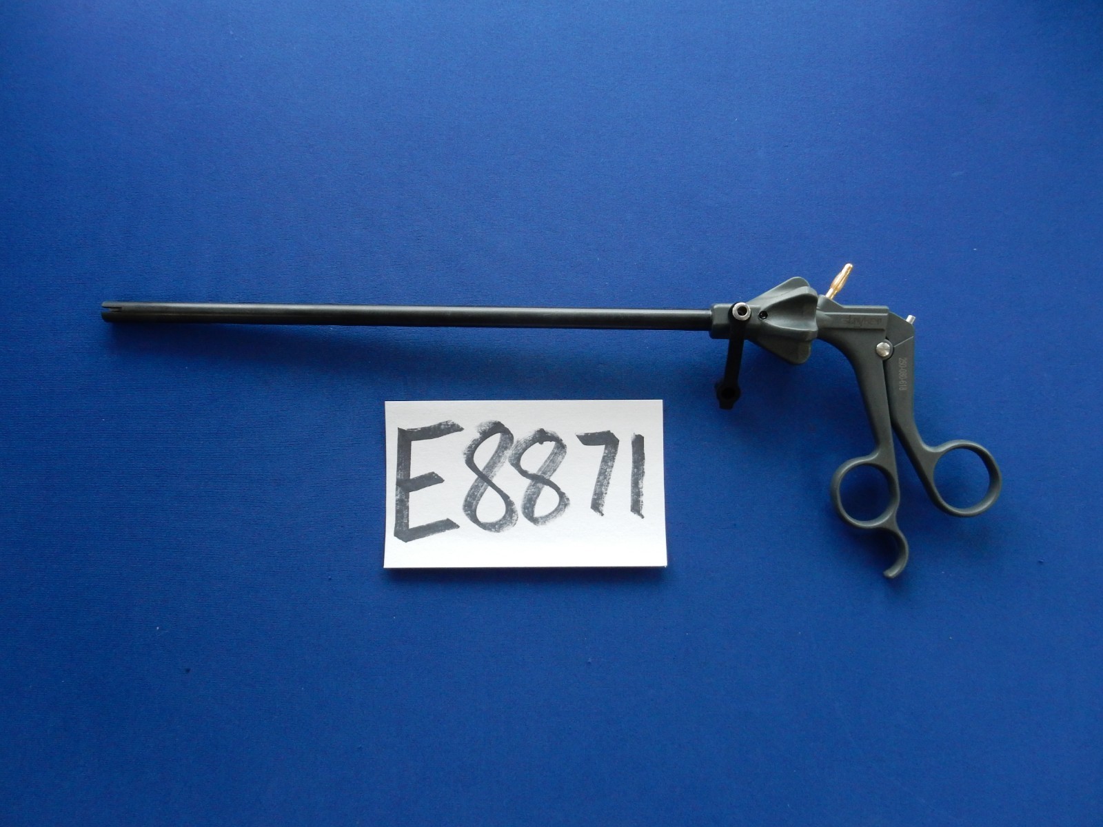 Stryker 250-080-618 PEEK Monopolar Handle 10mm x 33cm