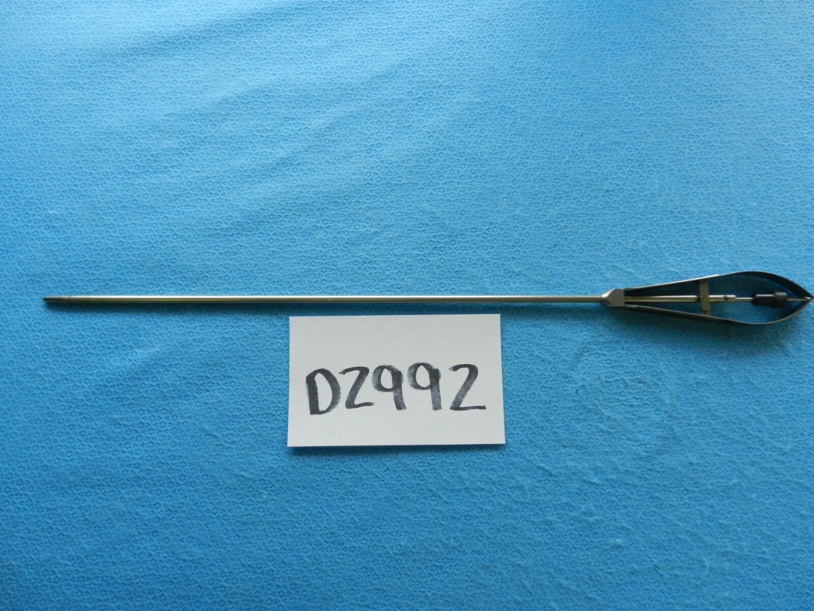 D2992 Smith & Nephew Dyonics Surgical 5mm 33cm Needleholder 7208101