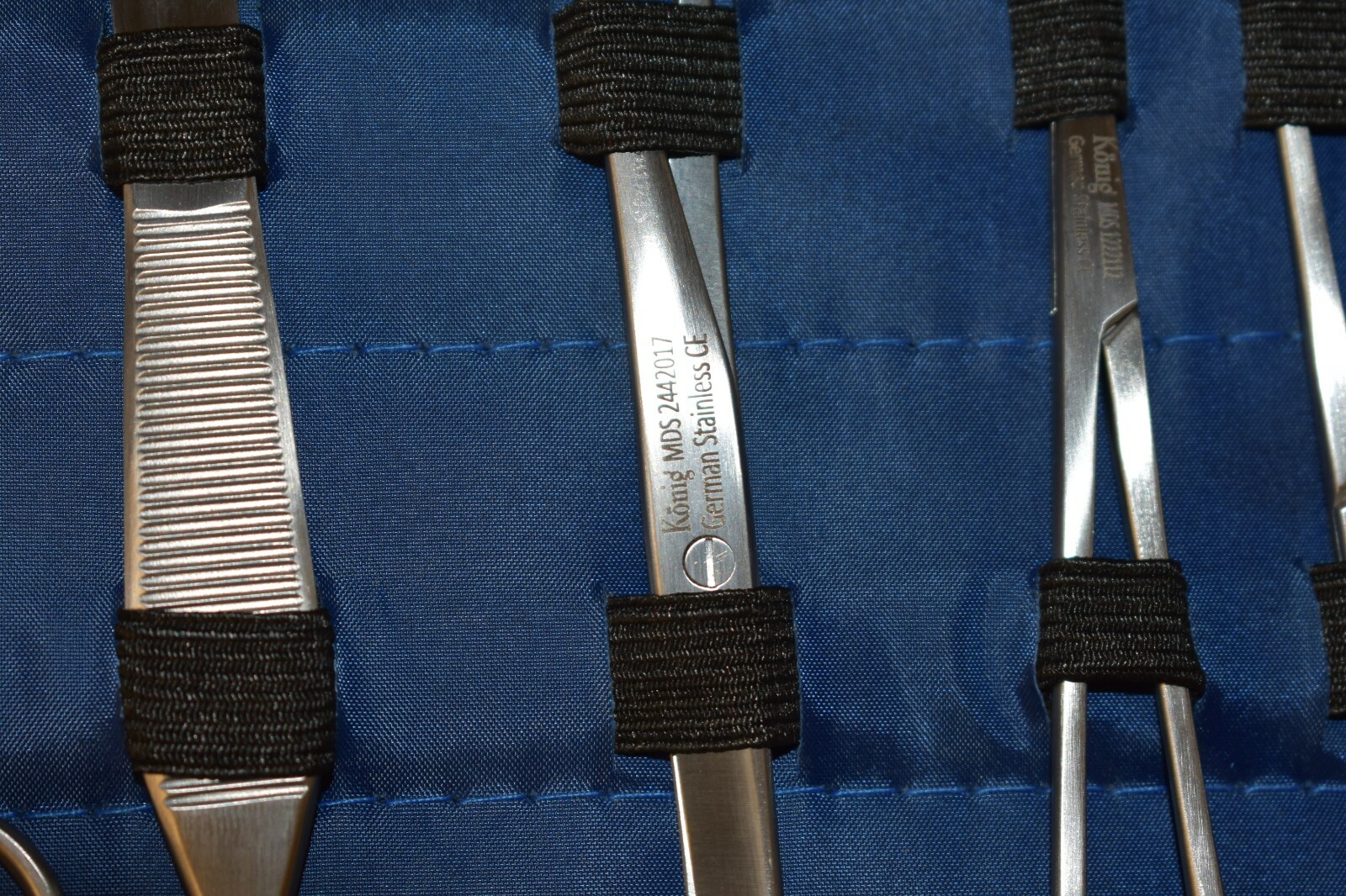 KONIG GENERAL SURGERY SET 18 PCS LEATHER CASE