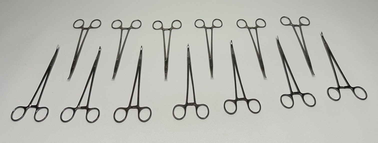 V. Mueller MO1700 Boettcher-Schnidt Slightly Curved Tonsil Artery Forceps #13 Pc