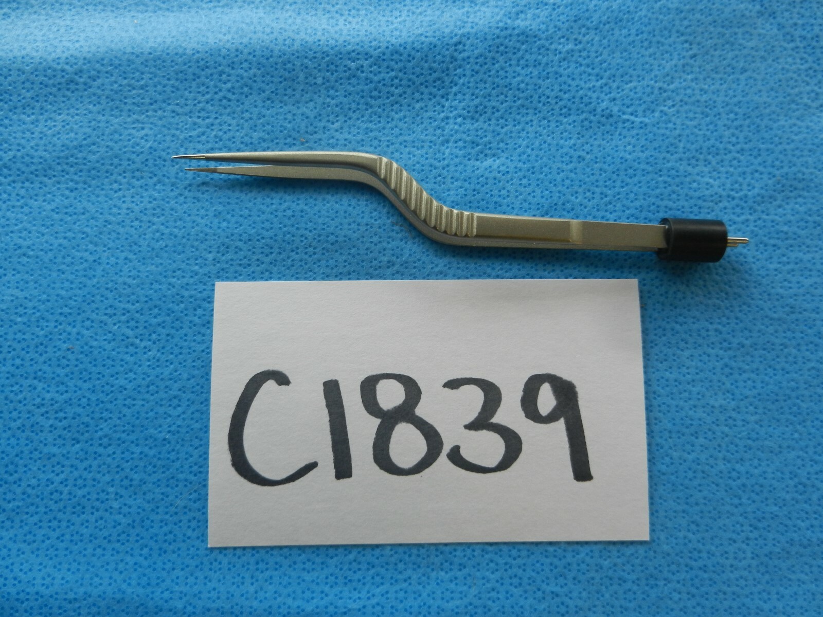 Kirwan Surgical 6-1/4in (15.9cm) Aura .5mm Bayonet Bipolar Forceps 20-1210NS